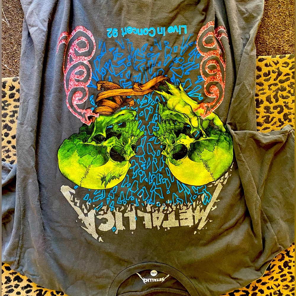Vintage Metallica tour shirt